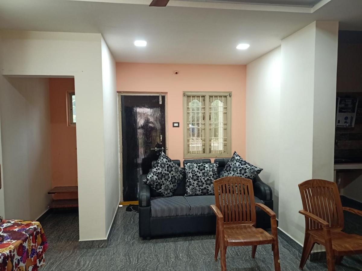 Sri Govinda Nilayam Home Stay 1 Visakhapatnam Dış mekan fotoğraf