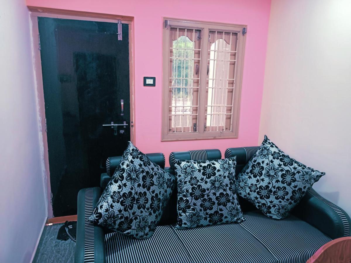 Sri Govinda Nilayam Home Stay 1 Visakhapatnam Dış mekan fotoğraf